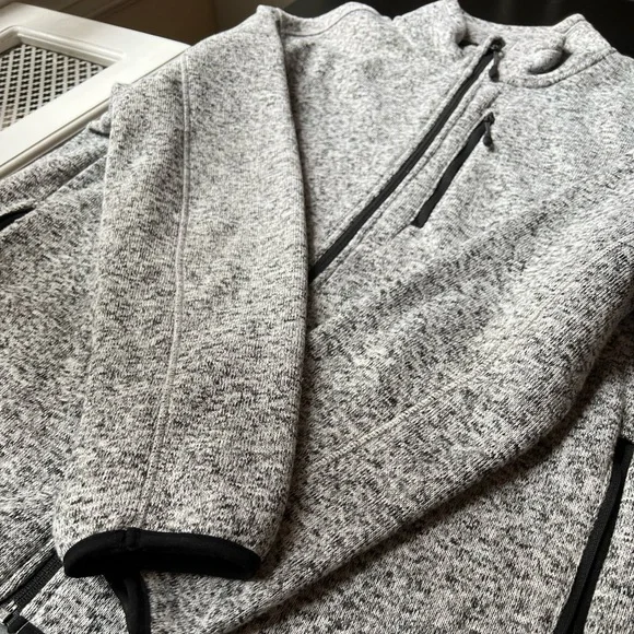 H&M Sport Zip Up Microfleece Sweater Black and White size L - Picture 9 of 9